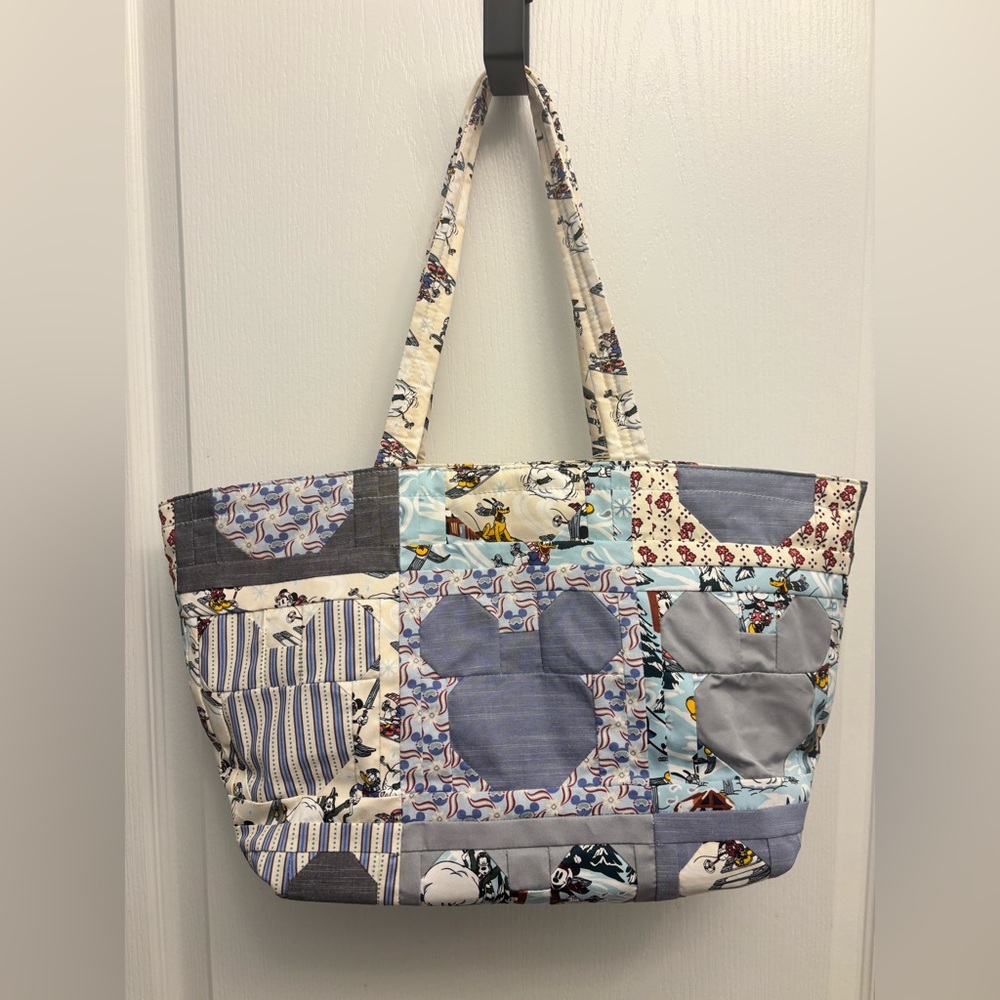 Vera Bradley Disney Tote NWT - Picture 6 of 10